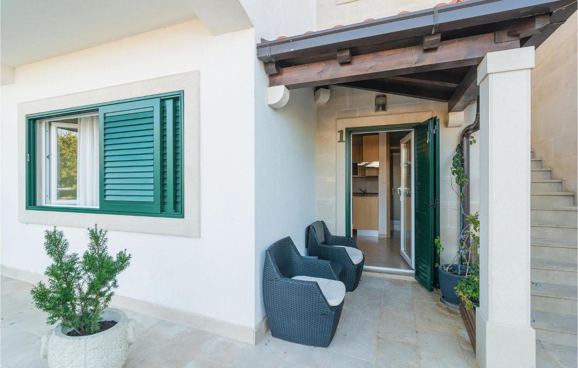 Nice Home In Postira With Outdoor Swimming Pool 외부 사진