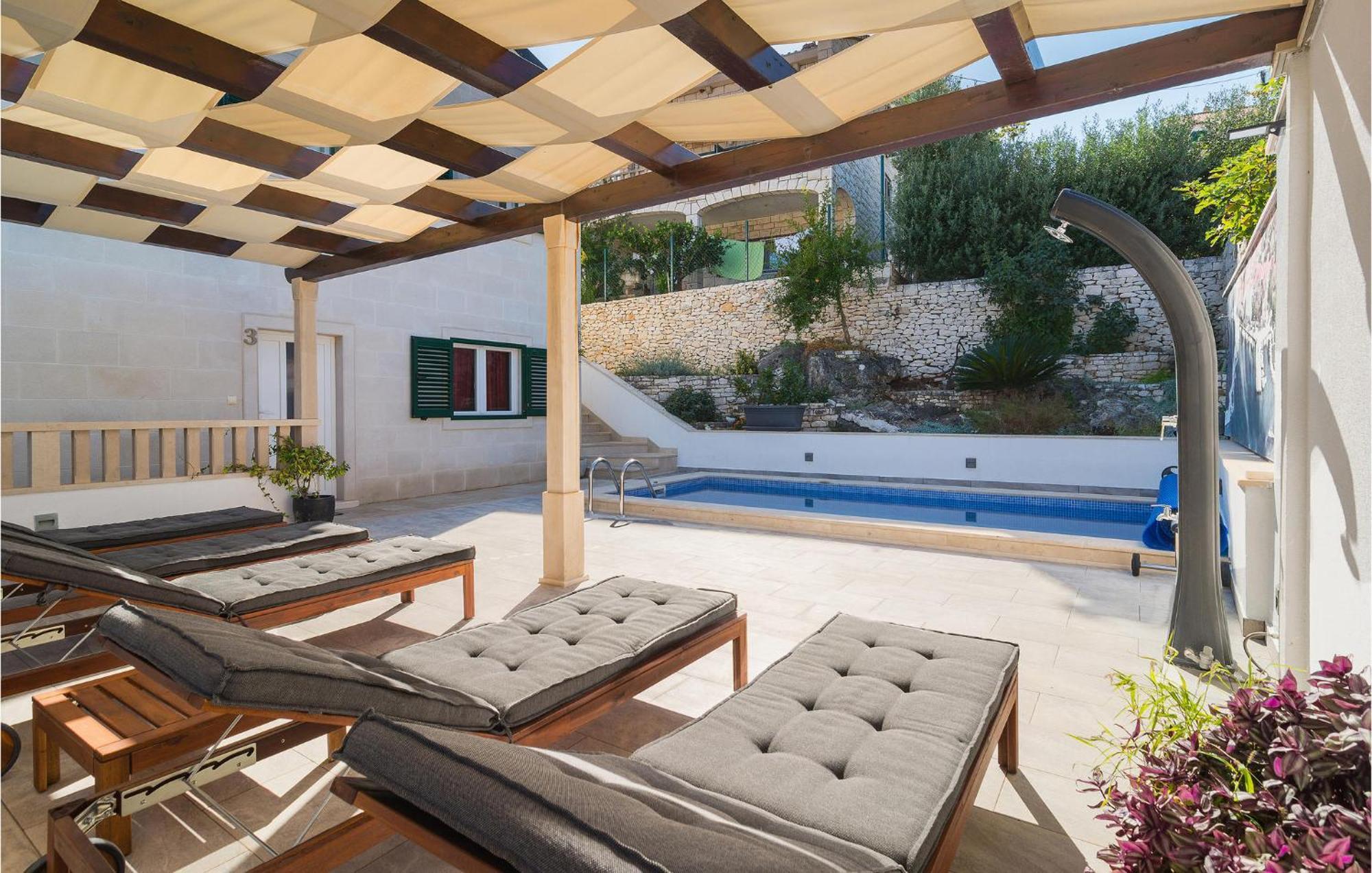 Nice Home In Postira With Outdoor Swimming Pool 외부 사진