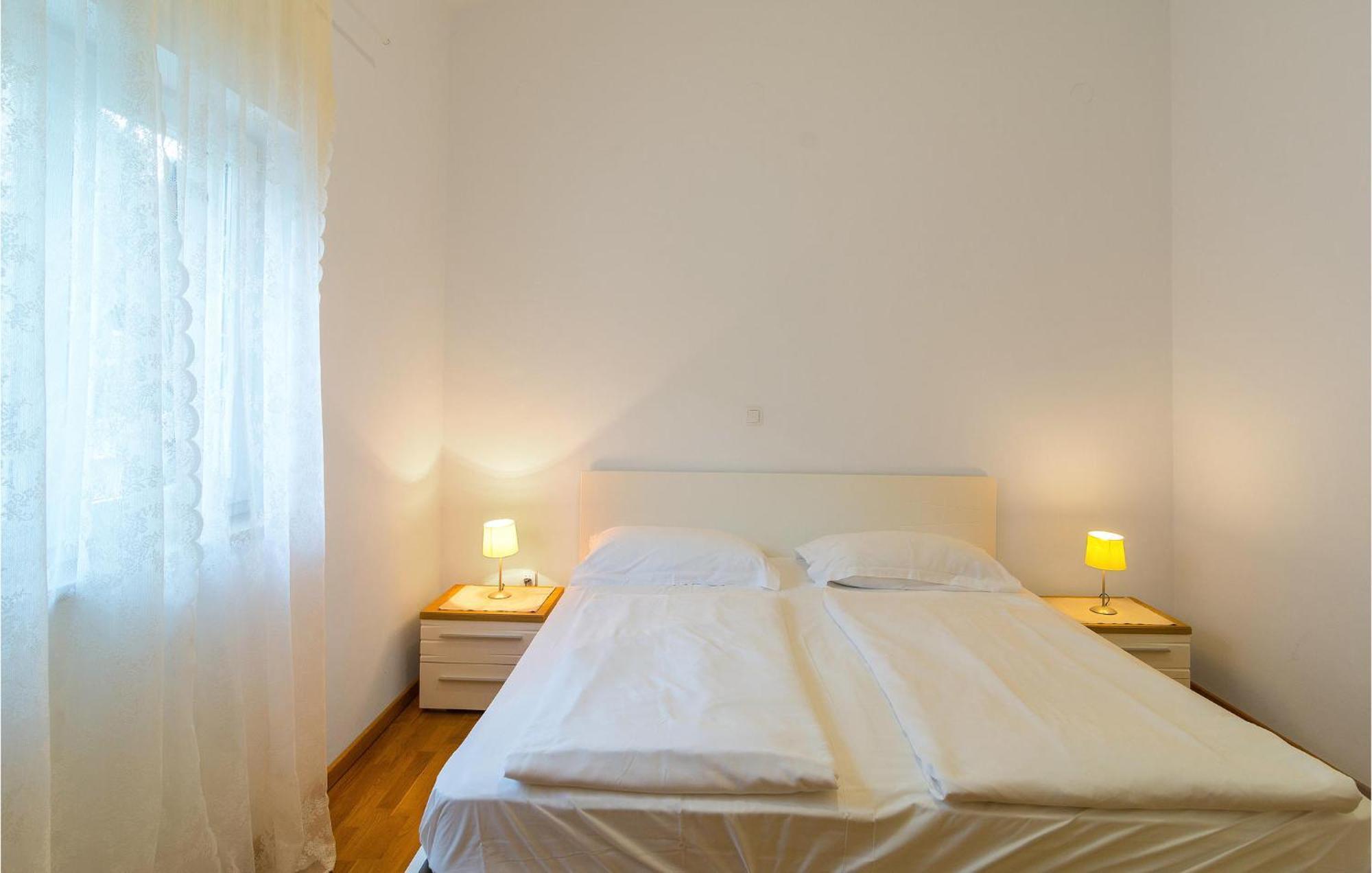 Nice Home In Postira With Outdoor Swimming Pool 외부 사진